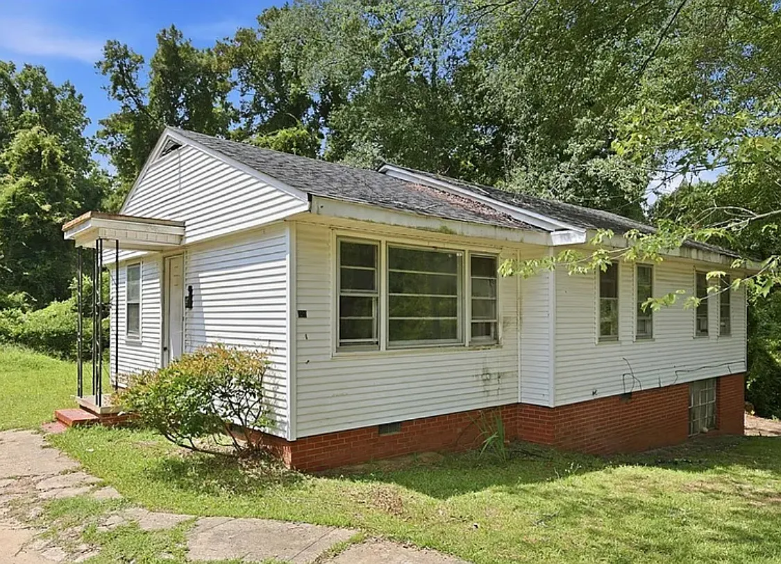 3 bed, 1150 sqft, $1,450 — Photo 1