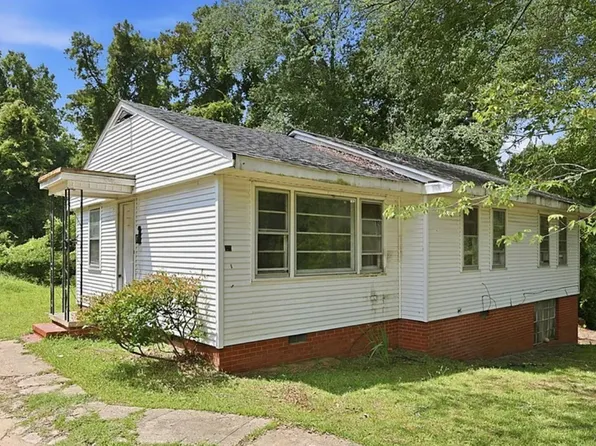319 Stuart Ave, Fayetteville, NC 28301