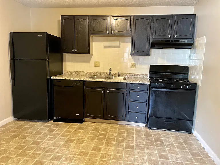 Bermuda Heights Apartments — Photo 31