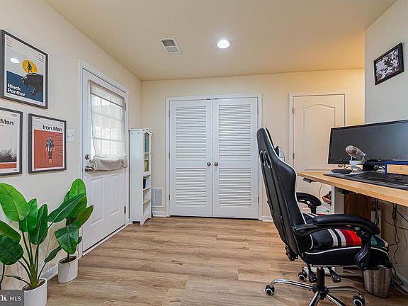 5th image of 20286 Bridgewater Rd