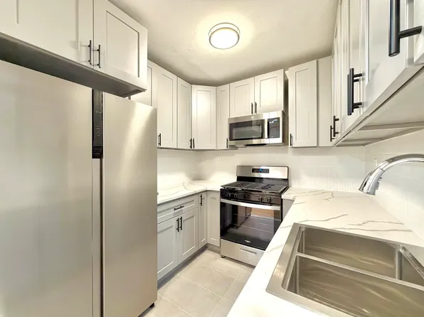 497 Maple Street image 3 of 8