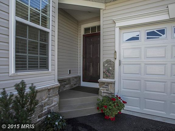 2nd image of 619 Caracle Ct
