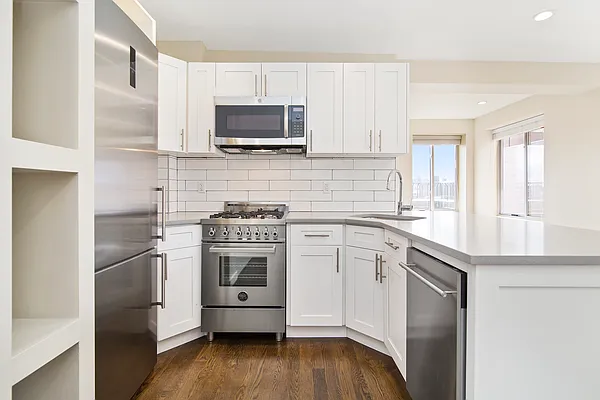 Rented by REAL New York | media 18