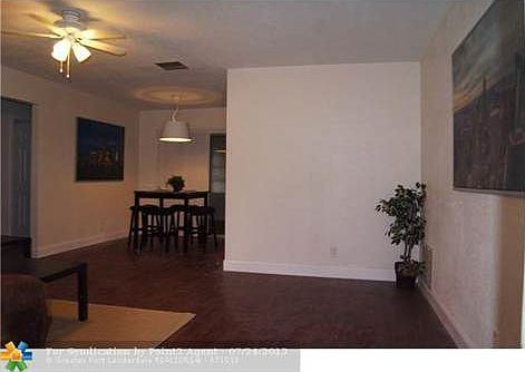 3rd image of 4514 Mainland Dr