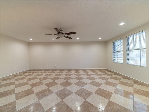 4th image of 1541 Fieldstone Dr