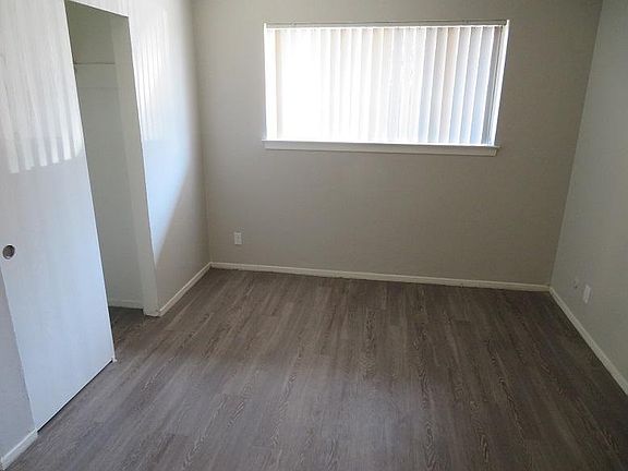 5th image of 3711 Morse Ave APT 26