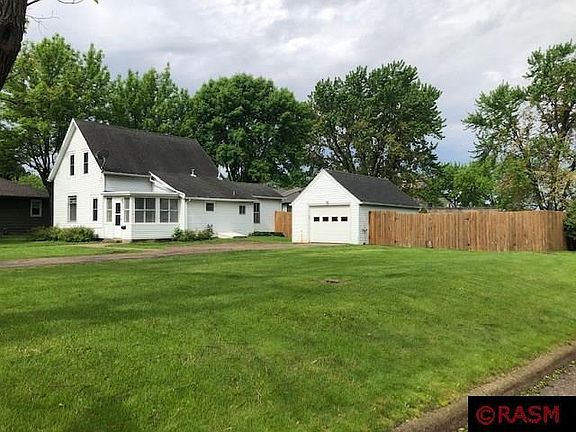 2nd image of 424 N 4th St