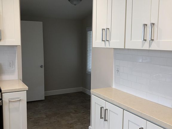 5th image of 1118 E Glenwood Ave