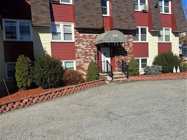 424 Smithfield Ave APT 1, Pawtucket, RI 02860