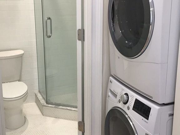 4th image of 1075 Greene Ave APT 1C
