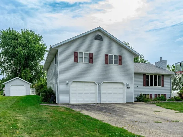 214 N Fielder Rd, Warren, IL 61087