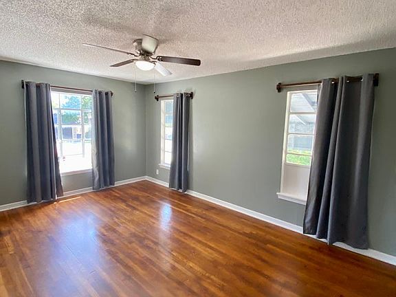 5th image of 207 Colton Dr