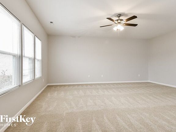 3rd image of 5605 Oak Gate Dr