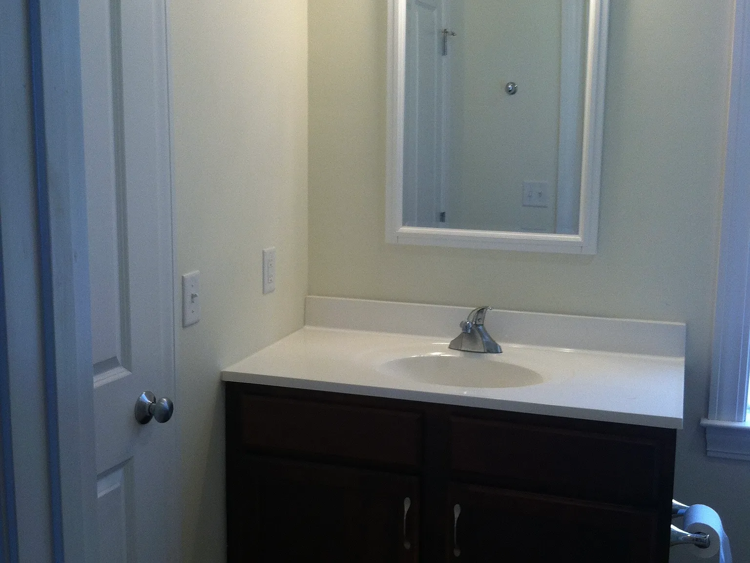 2 bed, 2.5 bath, 1058 sqft, $3,600 — Photo 4