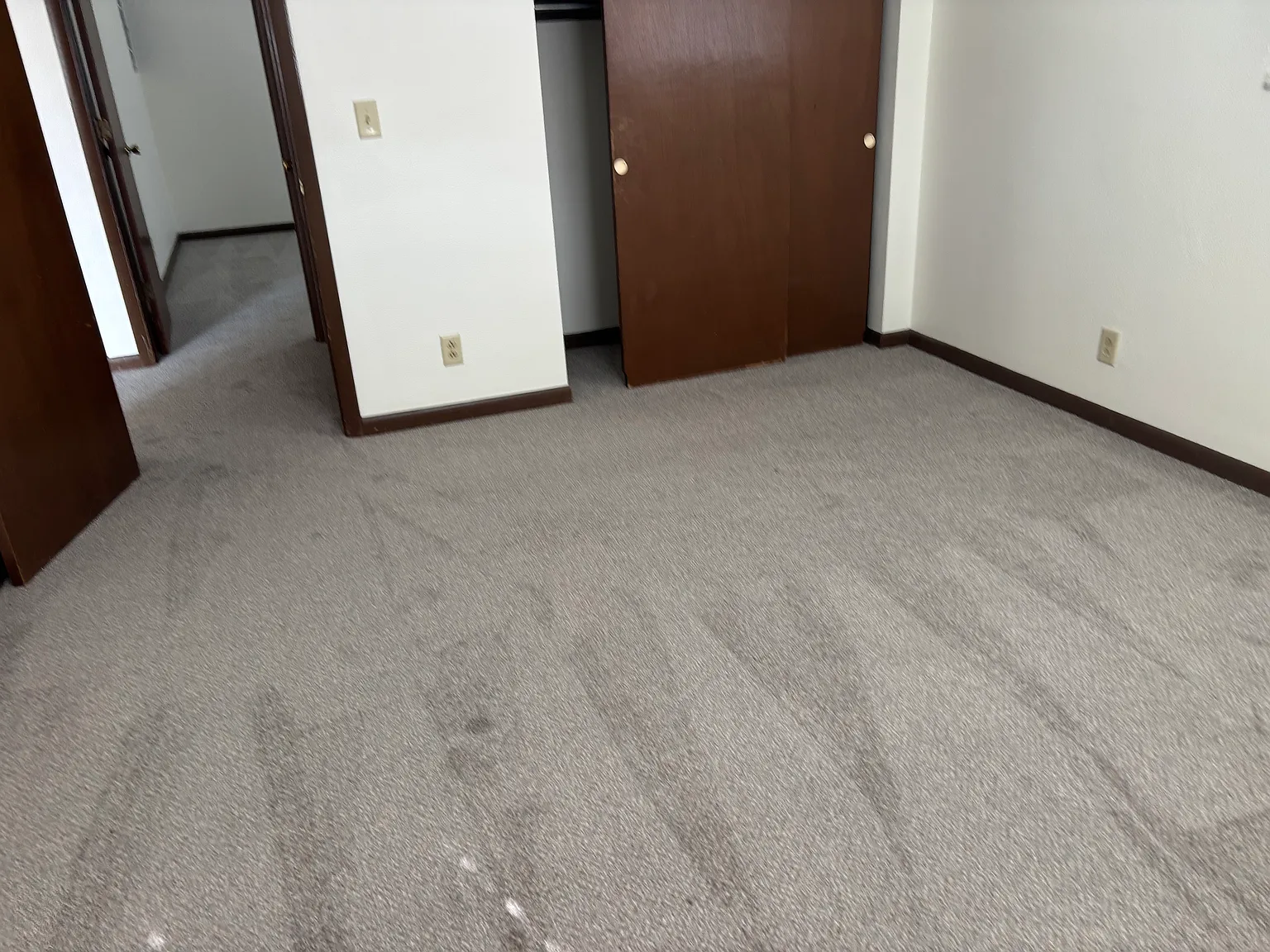 2 bed, $925 — Photo 2