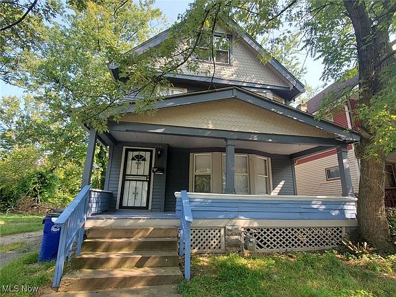 3rd image of 10713 Gooding Ave