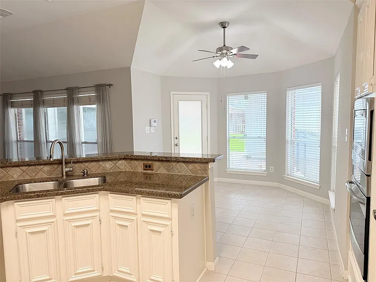 4514 Pebblestone Dr — Photo 11