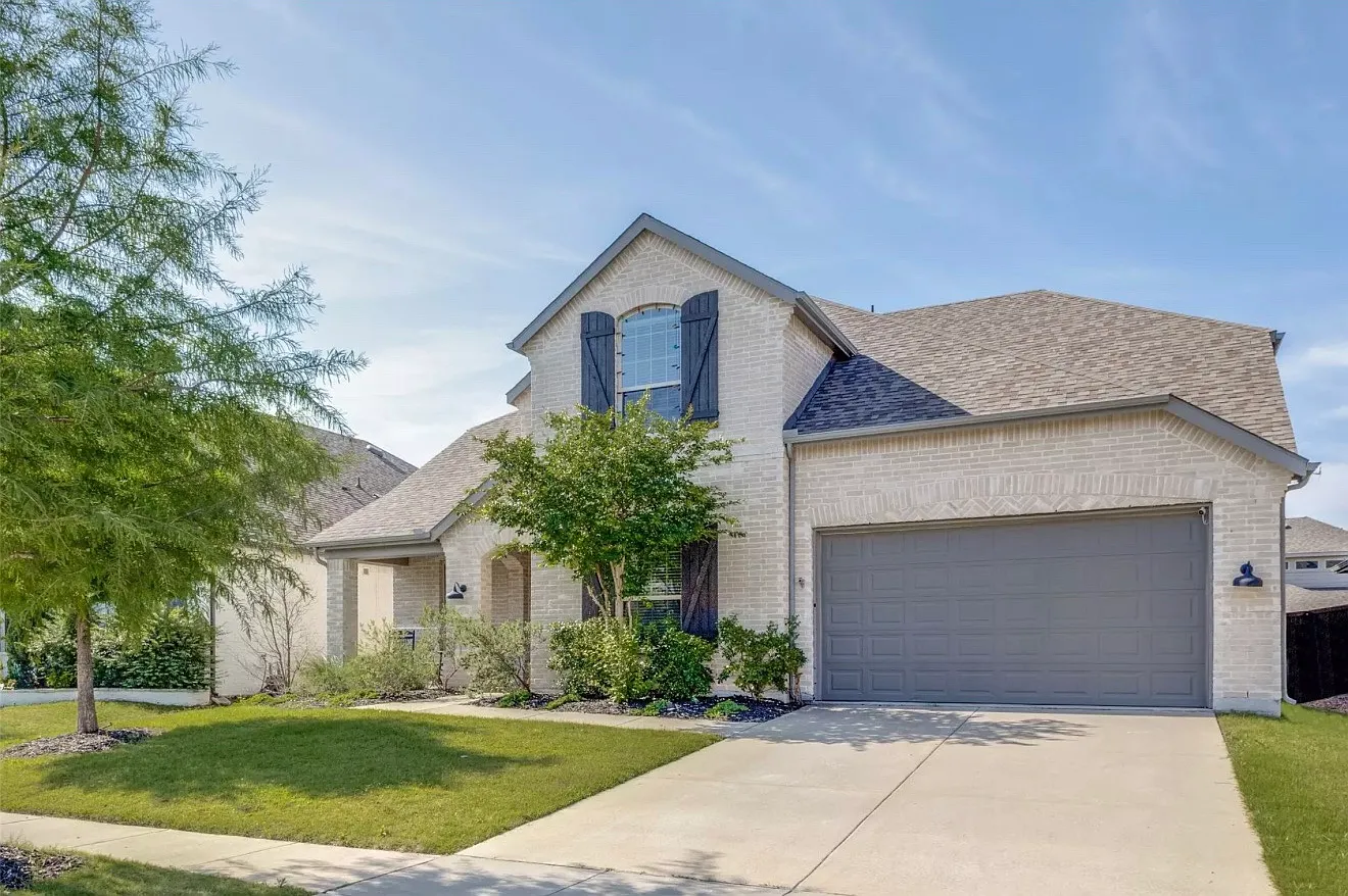 5 bed, 3316 sqft, $3,600 — Photo 1
