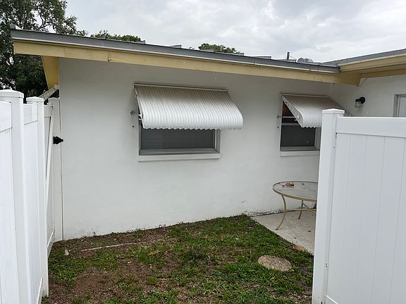 3rd image of 2693 Pinehurst Ave