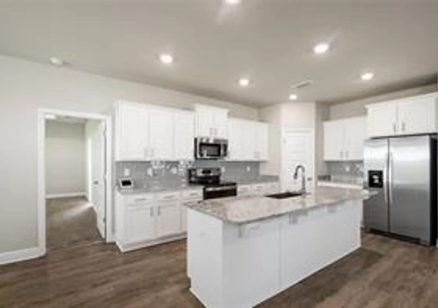 4 Bedroom Beauty in West Mobile — Photo 3