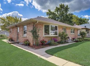 8901 W Stuth Ave, West Allis, WI 53227