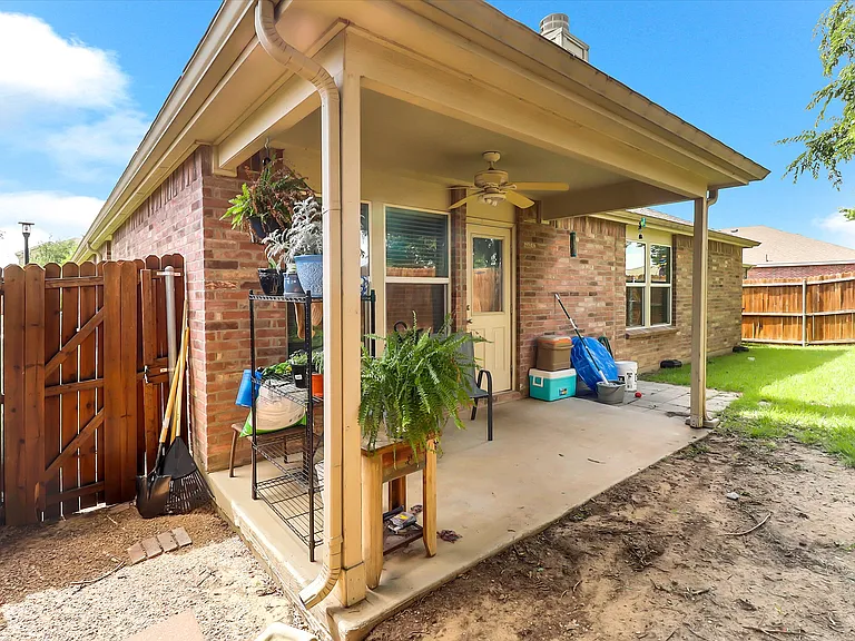 1713 Megan Creek Dr — Photo 23