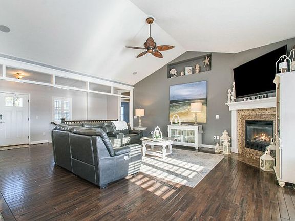 3rd image of 69450 Christiann Creek Dr