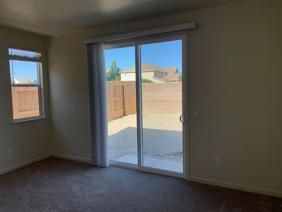 2nd image of 4458 Lindsey Ln