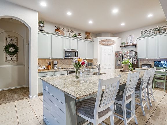 5th image of 1316 Meadowlakes Dr