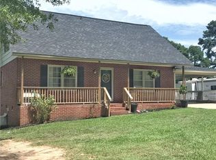 314 Camelot Dr, Starr, SC 29684