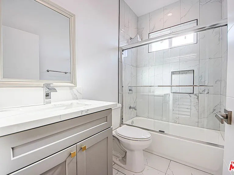 11443 1/2 Hatteras St — Photo 22