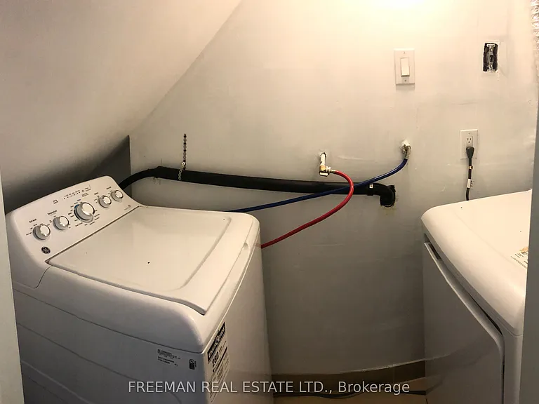 1022 Gerrard St E #2 — Photo 13