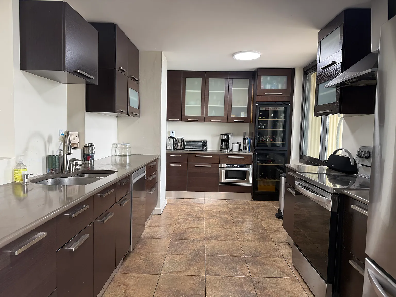 2 bed, 1695 sqft, $3,800 — Photo 3