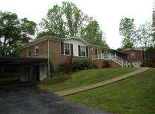 211 Hampton Rd, Columbia, TN 38401