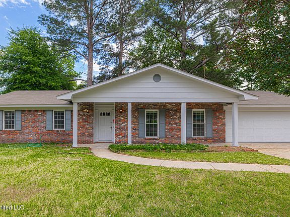 3rd image of 1117 Plantation Blvd