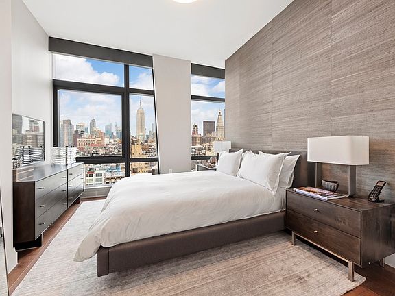 5th image of 35 W 15th St APT 19A