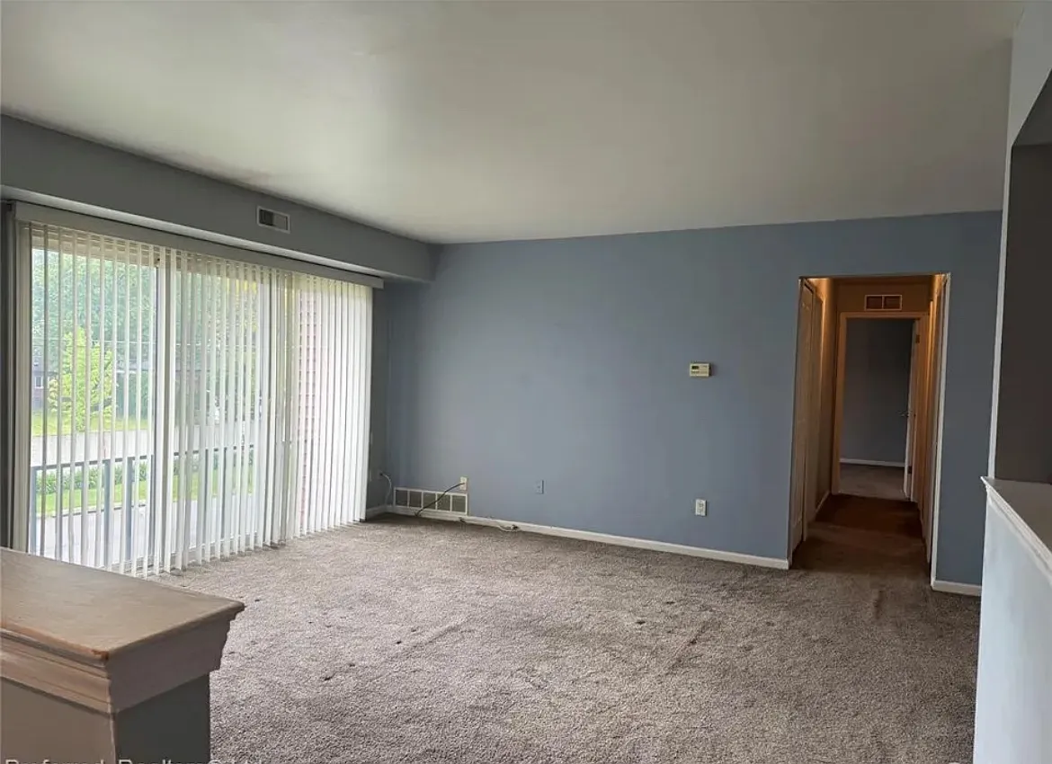 2 bed, 1000 sqft, $1,350 — Photo 4