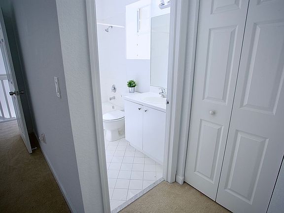 2nd image of 1550 NE 33rd Ave Unit 103