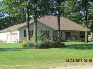 3381 White Eagle Dr, Muskegon, MI 49442