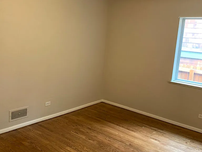 2325 S Clayton St — Photo 15