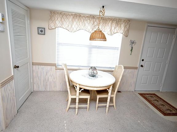 4th image of 3236 SE Aster Ln APT 228