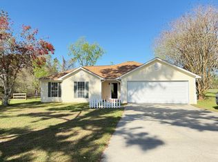 376 Forest Hills Dr, Douglas, GA 31535