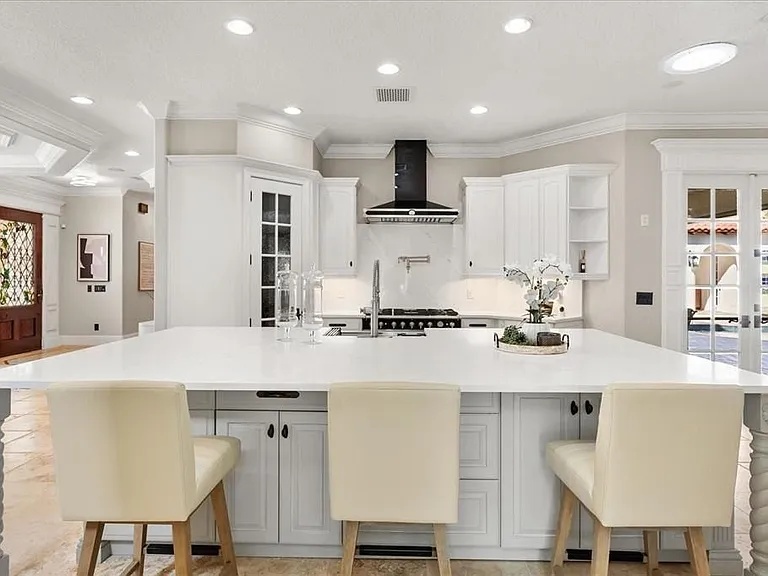236 Acadia Ter — Photo 12