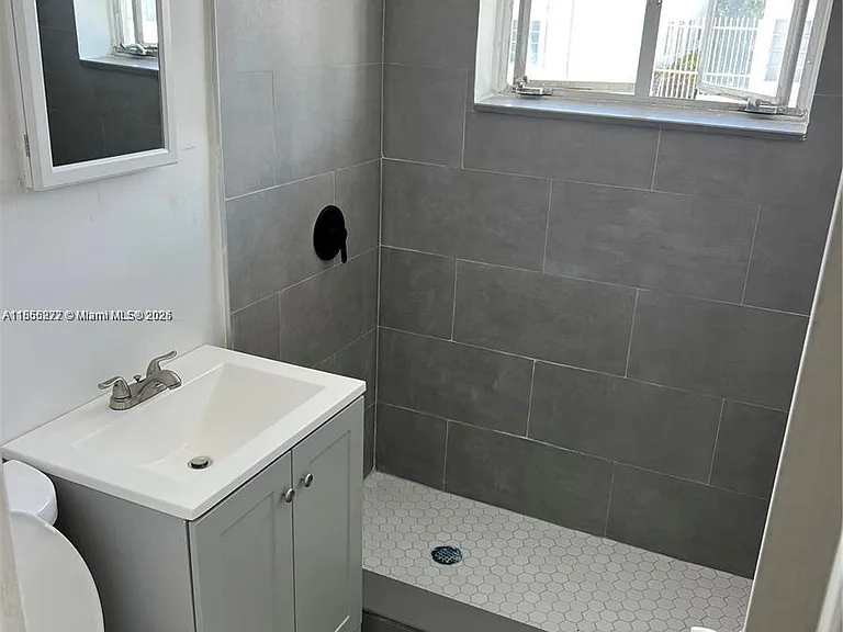 315 83rd St #11 — Photo 5