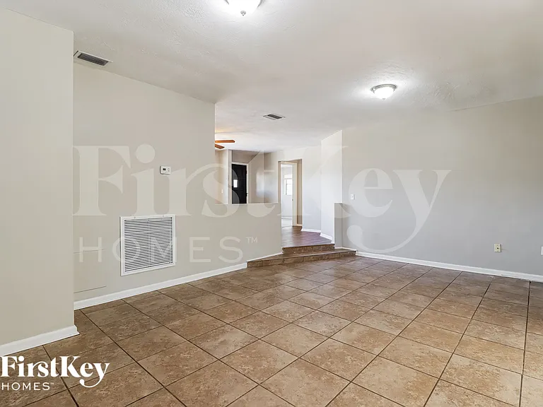 14300 Iroquois Ave — Photo 2
