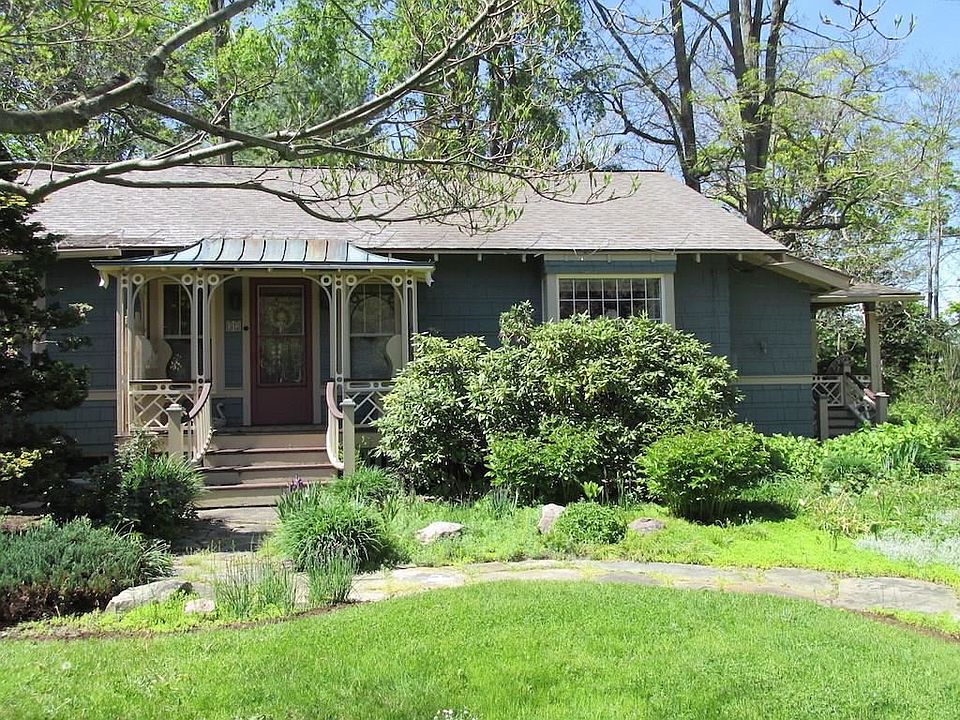 1st image of 32 Elm Ln