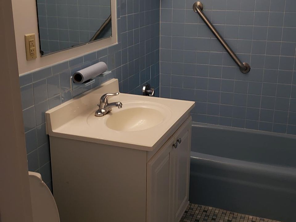 2nd image of 80 High St APT 204