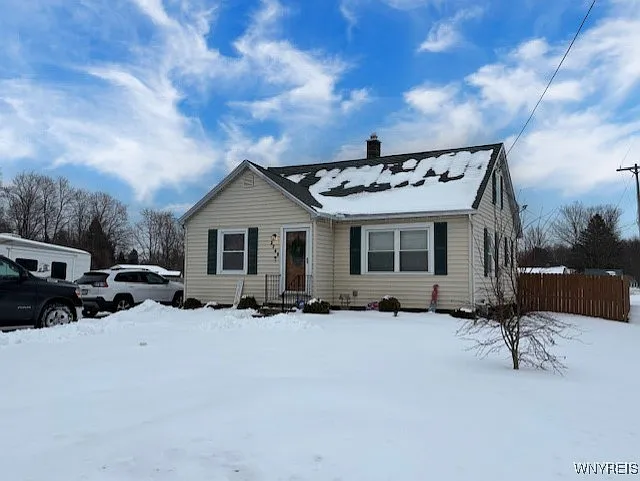2749 Maple Ave photo 1