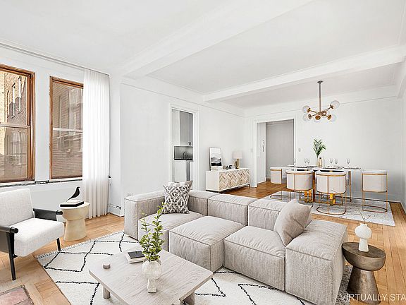 3rd image of 136 Waverly Pl APT 4A