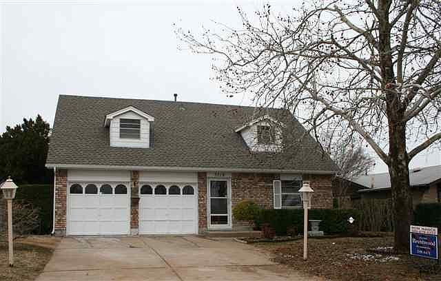 1st image of 5719 NW Briarwood Ave